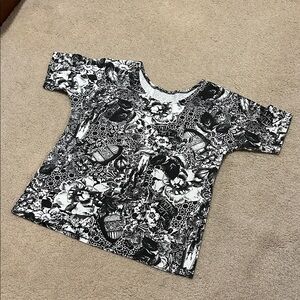 Vintage 80s 90s Black White Floral Tshirt Medium